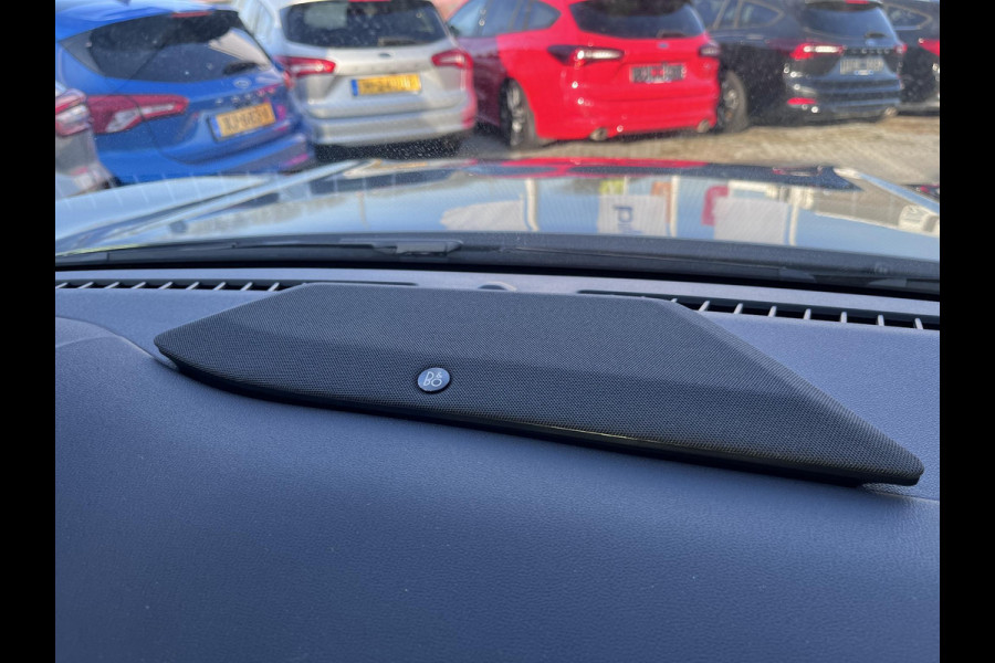 Ford Kuga 2.5 PHEV Sound Edition 243pk | Ford Voorraad | Panorama Dak | 20 inch Lichtmetaal | Winterpack | Matrix LED | Driver Assistance Pack