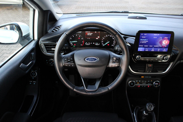 Ford Fiesta 1.0 EcoBoost Titanium | B&O Audio | Parkeersensoren | Stoelverwarming + Stuurverwarming | Camera | LED |
