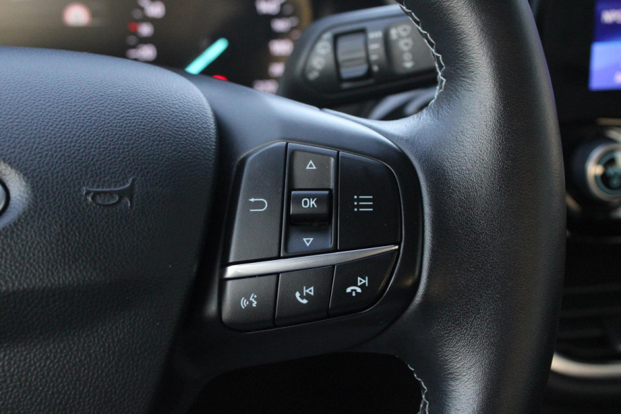 Ford Fiesta 1.0 EcoBoost Titanium | B&O Audio | Parkeersensoren | Stoelverwarming + Stuurverwarming | Camera | LED |