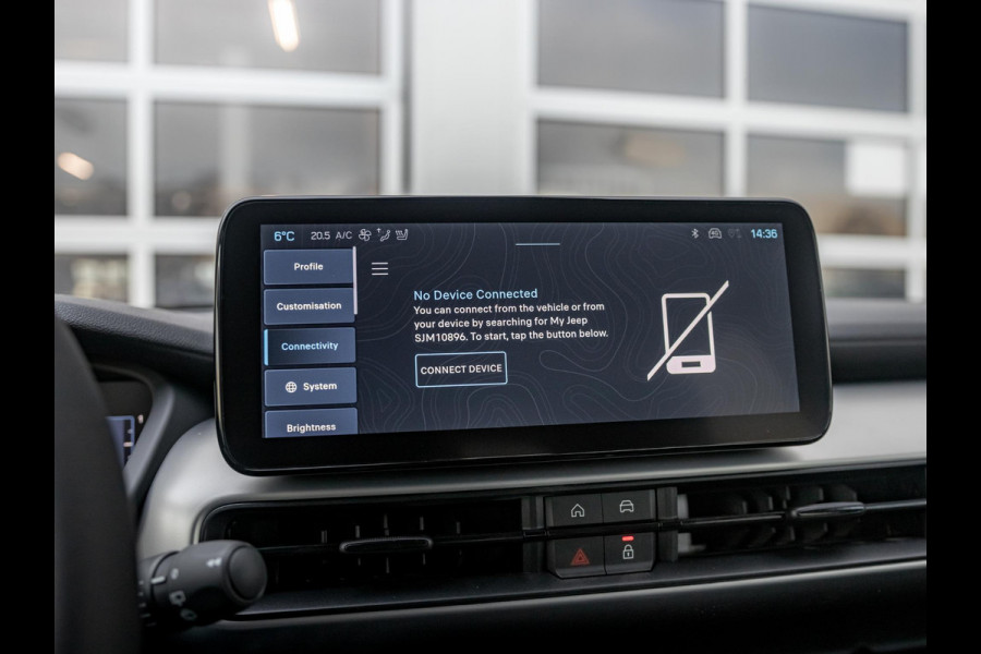 Jeep Avenger Summit 54 kWh | Infotainment&Convenience Pack & Warmtepomp | Winter Pack | Storm Grey