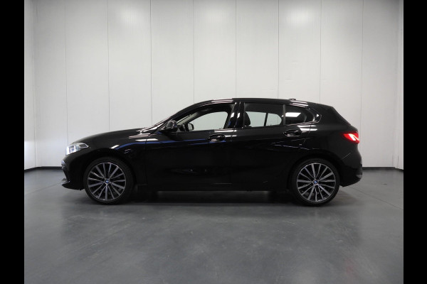 BMW 1-serie 118i Aut. Intro Sport Line VOL LEER/NAVI/CAMERA/LED/18"LMV!