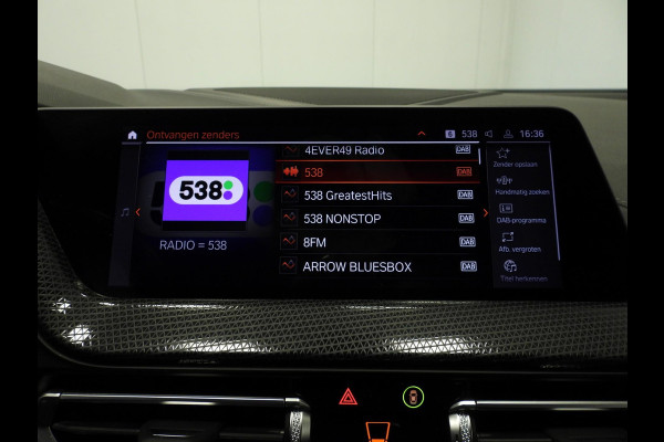 BMW 1-serie 118i Aut. Intro Sport Line VOL LEER/NAVI/CAMERA/LED/18"LMV!