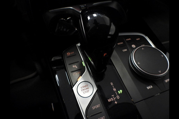 BMW 1-serie 118i Aut. Intro Sport Line VOL LEER/NAVI/CAMERA/LED/18"LMV!