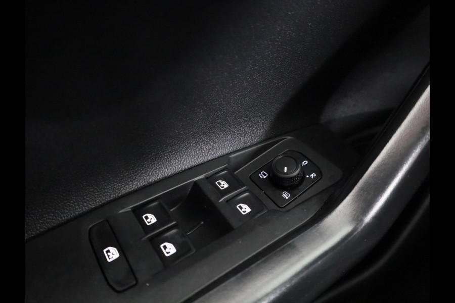 Volkswagen Polo 1.0 TSI Life 95 pk | Navigatie via App | Parkeersensoren | Adaptieve cruise control | LED koplampen | Apple Carplay/Android Auto |