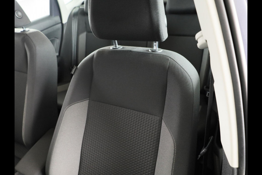 Volkswagen Polo 1.0 TSI Life 95 pk | Navigatie via App | Parkeersensoren | Adaptieve cruise control | LED koplampen | Apple Carplay/Android Auto |