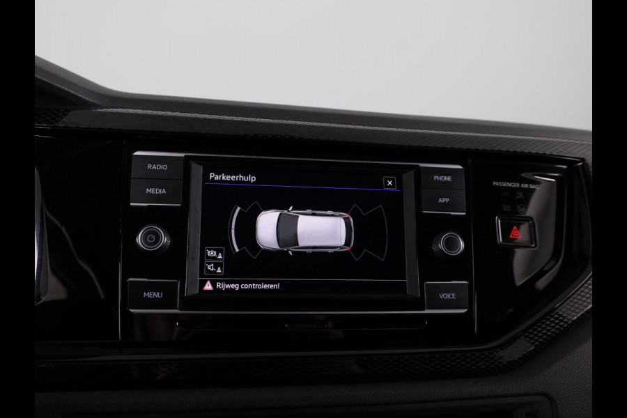 Volkswagen Polo 1.0 TSI Life 95 pk | Navigatie via App | Parkeersensoren | Adaptieve cruise control | LED koplampen | Apple Carplay/Android Auto |
