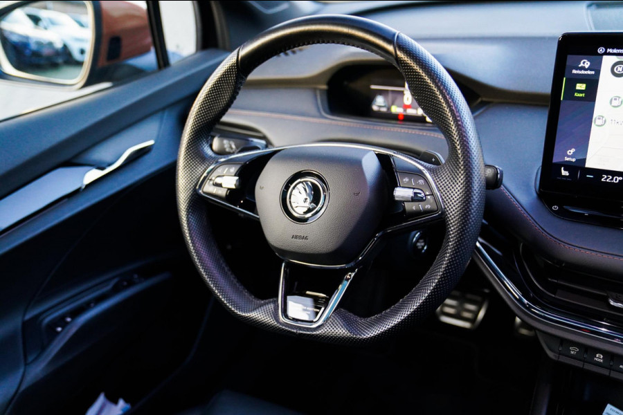 Škoda ENYAQ iV 80 Founders Edition Black | Massage | Stuurwielverwarming | 360 Camera | Achterbank Verwarming