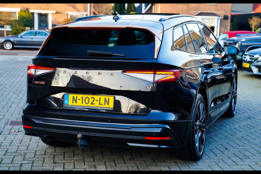 Škoda ENYAQ iV 80 Founders Edition Black | Massage | Stuurwielverwarming | 360 Camera | Achterbank Verwarming