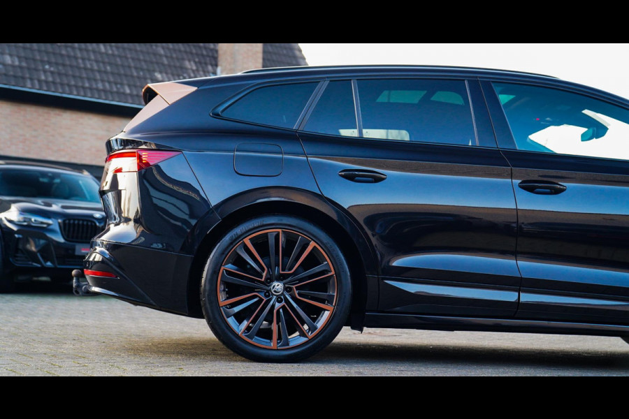Škoda ENYAQ iV 80 Founders Edition Black | Massage | Stuurwielverwarming | 360 Camera | Achterbank Verwarming