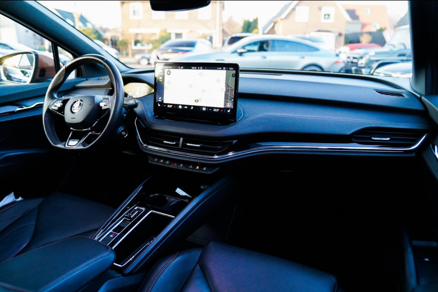 Škoda ENYAQ iV 80 Founders Edition Black | Massage | Stuurwielverwarming | 360 Camera | Achterbank Verwarming