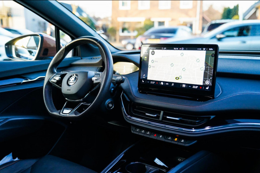 Škoda ENYAQ iV 80 Founders Edition Black | Massage | Stuurwielverwarming | 360 Camera | Achterbank Verwarming