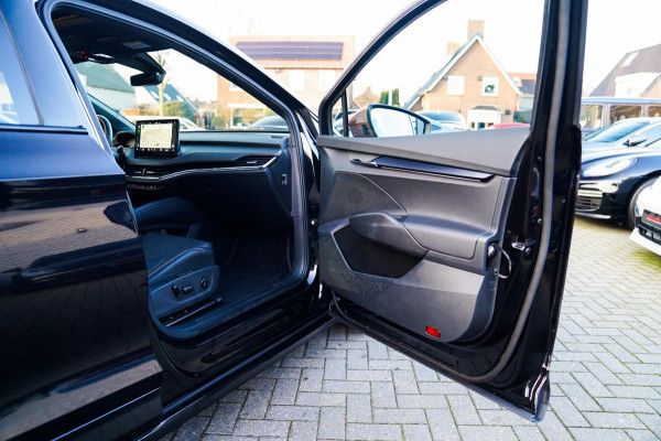 Škoda ENYAQ iV 80 Founders Edition Black | Massage | Stuurwielverwarming | 360 Camera | Achterbank Verwarming
