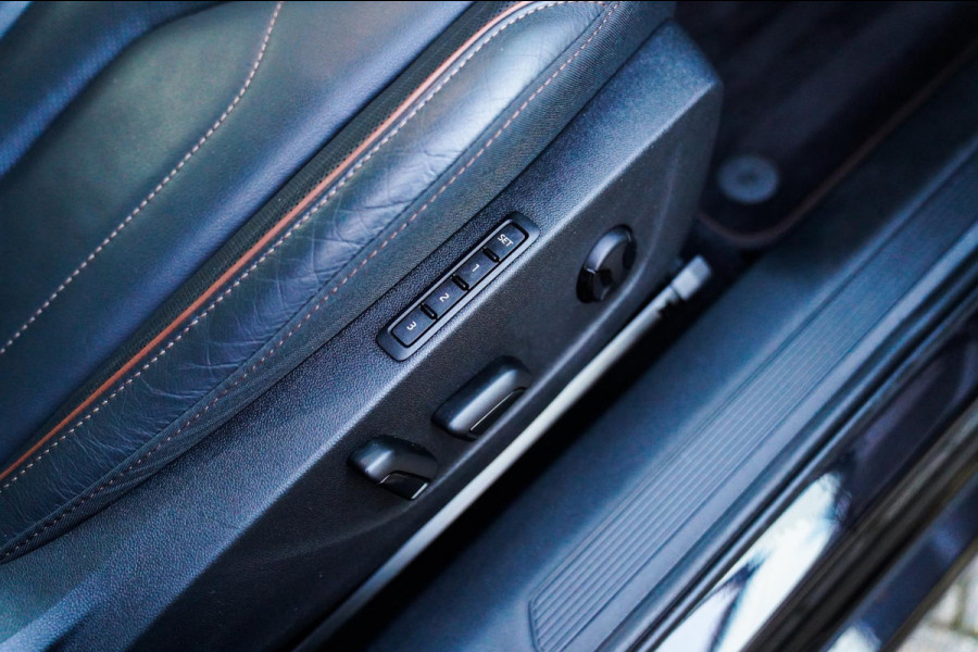 Škoda ENYAQ iV 80 Founders Edition Black | Massage | Stuurwielverwarming | 360 Camera | Achterbank Verwarming