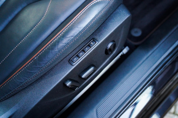 Škoda ENYAQ iV 80 Founders Edition Black | Massage | Stuurwielverwarming | 360 Camera | Achterbank Verwarming