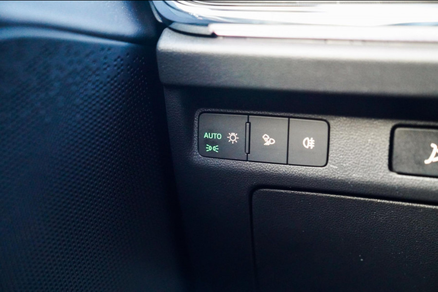 Škoda ENYAQ iV 80 Founders Edition Black | Massage | Stuurwielverwarming | 360 Camera | Achterbank Verwarming