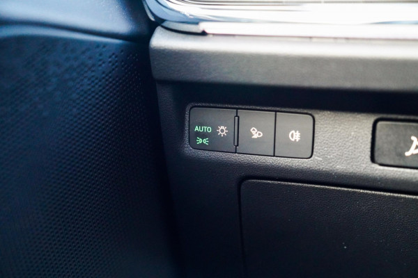 Škoda ENYAQ iV 80 Founders Edition Black | Massage | Stuurwielverwarming | 360 Camera | Achterbank Verwarming