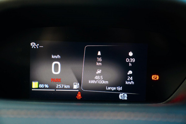Škoda ENYAQ iV 80 Founders Edition Black | Massage | Stuurwielverwarming | 360 Camera | Achterbank Verwarming