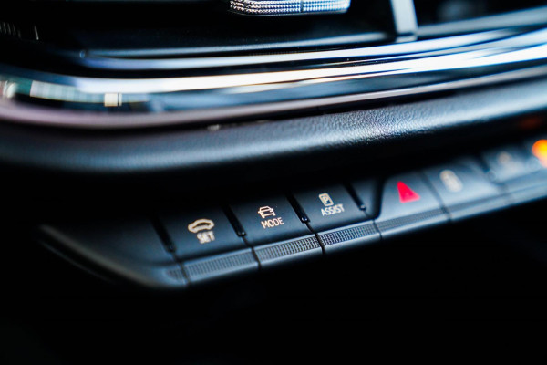 Škoda ENYAQ iV 80 Founders Edition Black | Massage | Stuurwielverwarming | 360 Camera | Achterbank Verwarming