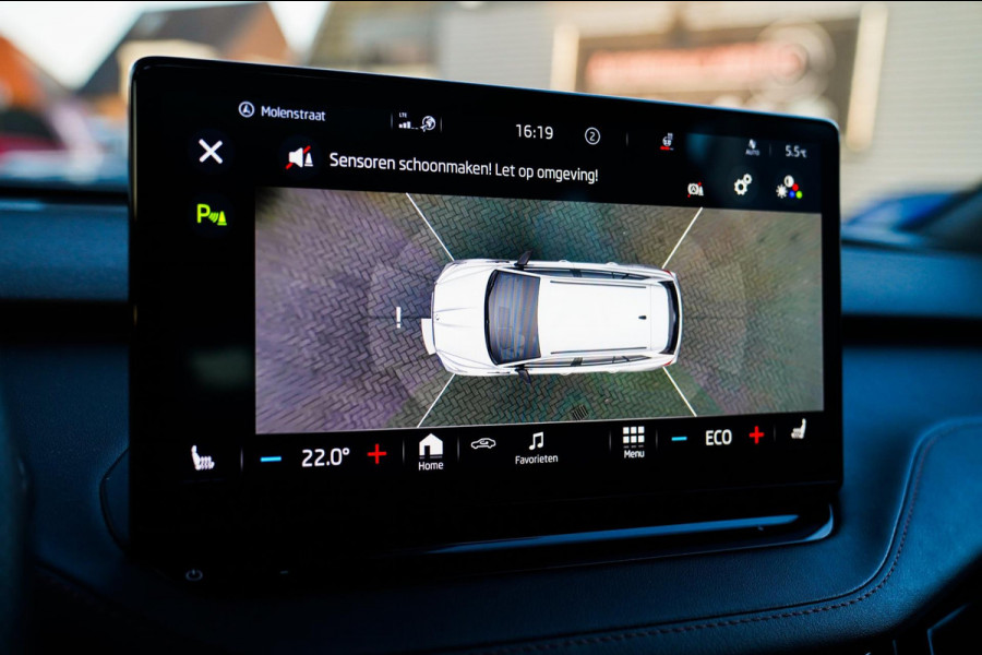 Škoda ENYAQ iV 80 Founders Edition Black | Massage | Stuurwielverwarming | 360 Camera | Achterbank Verwarming