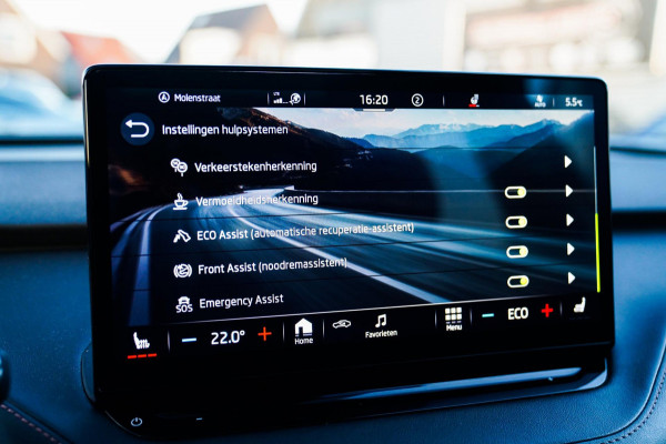 Škoda ENYAQ iV 80 Founders Edition Black | Massage | Stuurwielverwarming | 360 Camera | Achterbank Verwarming