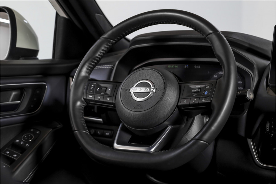 Nissan QASHQAI 1.3 MHEV Xtronic Tekna Plus - Automaat | Pano | Bose | Trekhaak | Dig. Cockpit | Adapt. Cruise | Winterpakket | Memory | 360 Camera | NAV + App. Connect | ECC | LM 20" |