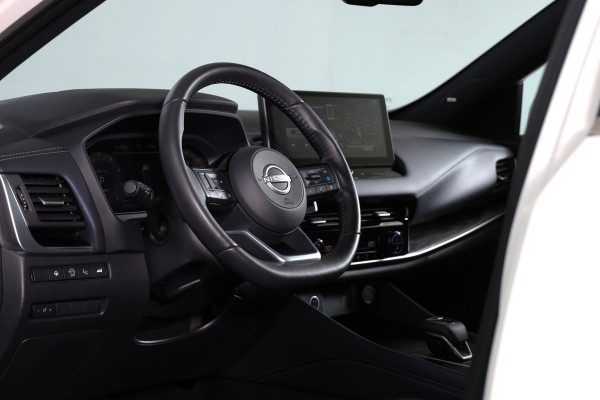 Nissan QASHQAI 1.3 MHEV Xtronic Tekna Plus - Automaat | Pano | Bose | Trekhaak | Dig. Cockpit | Adapt. Cruise | Winterpakket | Memory | 360 Camera | NAV + App. Connect | ECC | LM 20" |