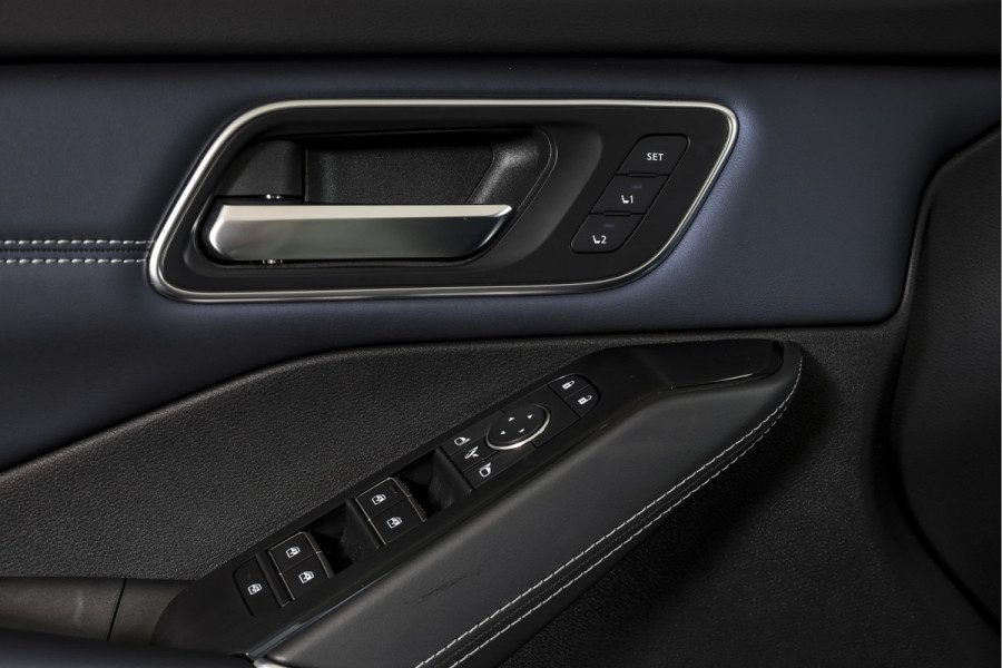 Nissan QASHQAI 1.3 MHEV Xtronic Tekna Plus - Automaat | Pano | Bose | Trekhaak | Dig. Cockpit | Adapt. Cruise | Winterpakket | Memory | 360 Camera | NAV + App. Connect | ECC | LM 20" |