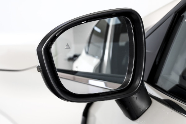 Nissan QASHQAI 1.3 MHEV Xtronic Tekna Plus - Automaat | Pano | Bose | Trekhaak | Dig. Cockpit | Adapt. Cruise | Winterpakket | Memory | 360 Camera | NAV + App. Connect | ECC | LM 20" |