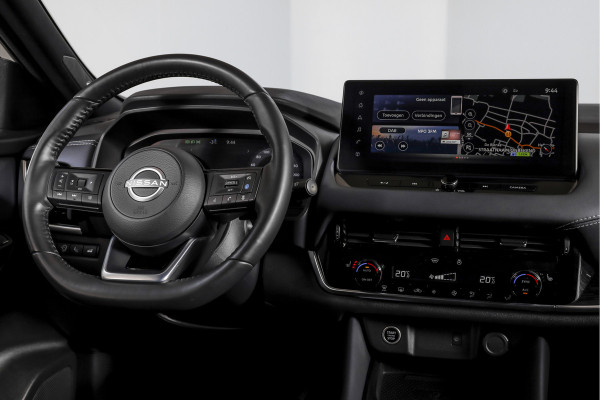 Nissan QASHQAI 1.3 MHEV Xtronic Tekna Plus - Automaat | Pano | Bose | Trekhaak | Dig. Cockpit | Adapt. Cruise | Winterpakket | Memory | 360 Camera | NAV + App. Connect | ECC | LM 20" |