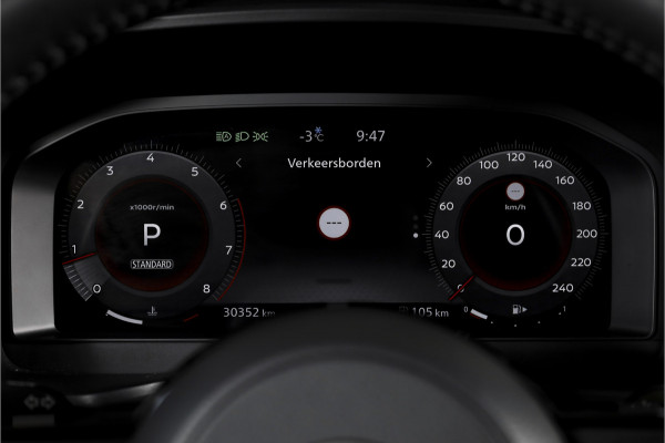 Nissan QASHQAI 1.3 MHEV Xtronic Tekna Plus - Automaat | Pano | Bose | Trekhaak | Dig. Cockpit | Adapt. Cruise | Winterpakket | Memory | 360 Camera | NAV + App. Connect | ECC | LM 20" |