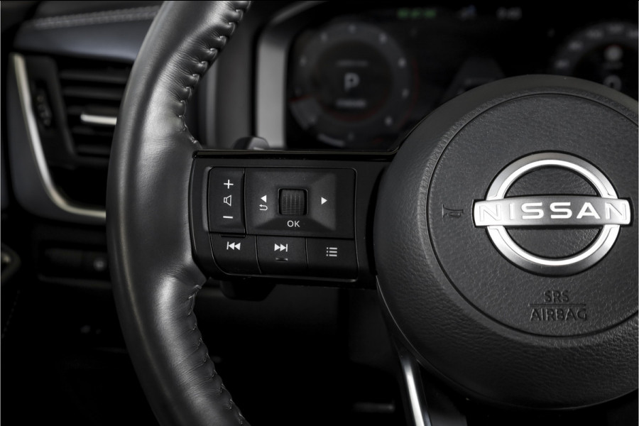 Nissan QASHQAI 1.3 MHEV Xtronic Tekna Plus - Automaat | Pano | Bose | Trekhaak | Dig. Cockpit | Adapt. Cruise | Winterpakket | Memory | 360 Camera | NAV + App. Connect | ECC | LM 20" |