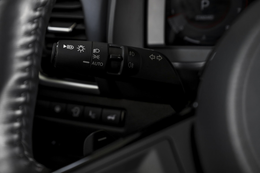 Nissan QASHQAI 1.3 MHEV Xtronic Tekna Plus - Automaat | Pano | Bose | Trekhaak | Dig. Cockpit | Adapt. Cruise | Winterpakket | Memory | 360 Camera | NAV + App. Connect | ECC | LM 20" |