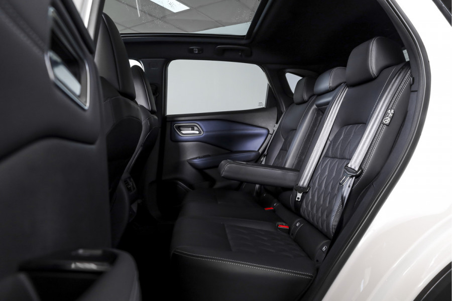 Nissan QASHQAI 1.3 MHEV Xtronic Tekna Plus - Automaat | Pano | Bose | Trekhaak | Dig. Cockpit | Adapt. Cruise | Winterpakket | Memory | 360 Camera | NAV + App. Connect | ECC | LM 20" |