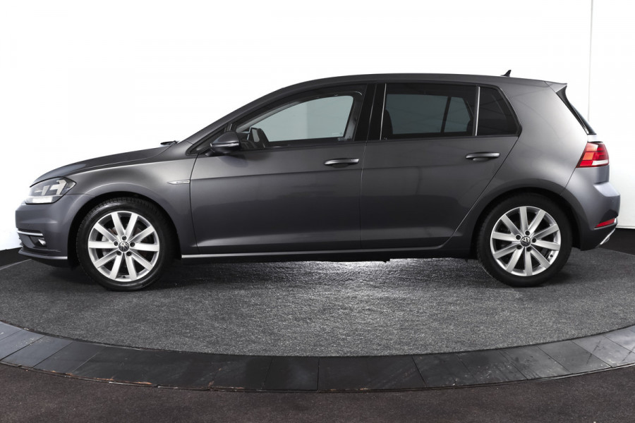 Volkswagen Golf 1.5 TSI 130 PK Comfortline Business | Adapt. Cruise | Stoelverw. | PDC | NAV + App. Connect | ECC | Trekhaak | DAB | LM 17" |