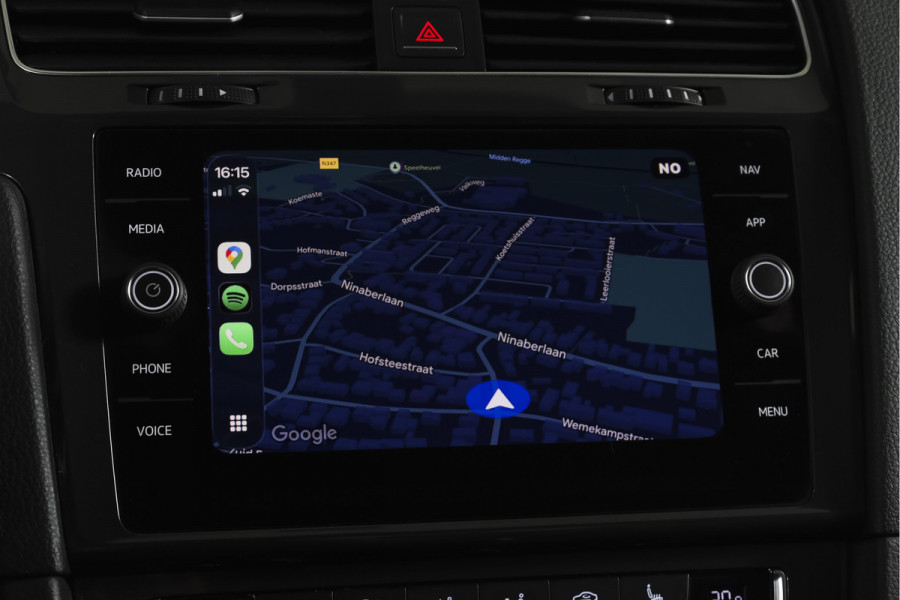 Volkswagen Golf 1.5 TSI 130 PK Comfortline Business | Adapt. Cruise | Stoelverw. | PDC | NAV + App. Connect | ECC | Trekhaak | DAB | LM 17" |