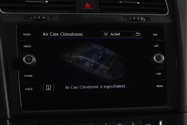 Volkswagen Golf 1.5 TSI 130 PK Comfortline Business | Adapt. Cruise | Stoelverw. | PDC | NAV + App. Connect | ECC | Trekhaak | DAB | LM 17" |