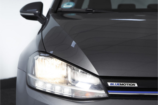 Volkswagen Golf 1.5 TSI 130 PK Comfortline Business | Adapt. Cruise | Stoelverw. | PDC | NAV + App. Connect | ECC | Trekhaak | DAB | LM 17" |