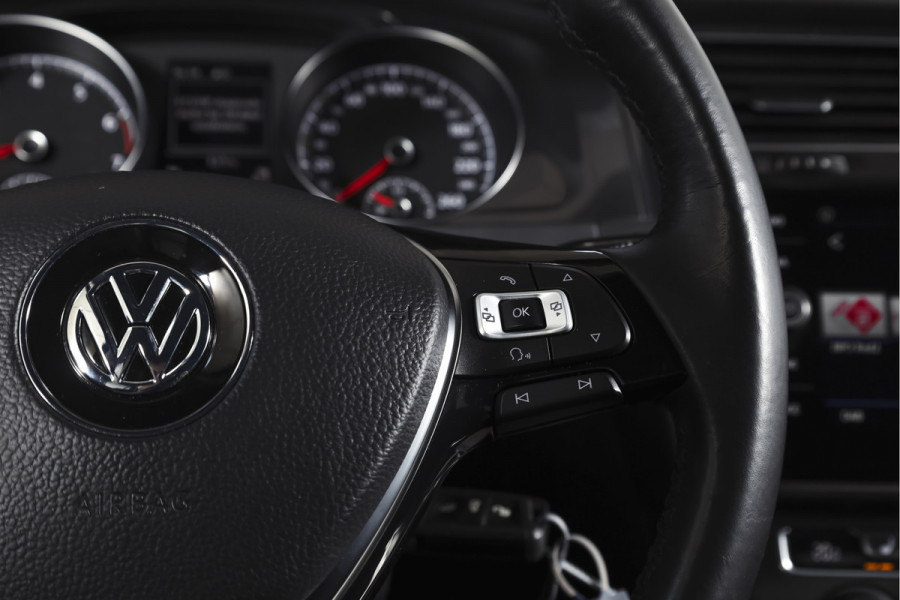 Volkswagen Golf 1.5 TSI 130 PK Comfortline Business | Adapt. Cruise | Stoelverw. | PDC | NAV + App. Connect | ECC | Trekhaak | DAB | LM 17" |