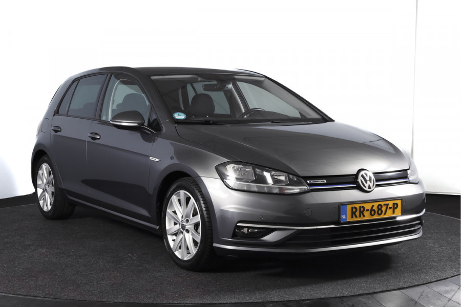 Volkswagen Golf 1.5 TSI 130 PK Comfortline Business | Adapt. Cruise | Stoelverw. | PDC | NAV + App. Connect | ECC | Trekhaak | DAB | LM 17" |