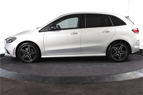 Mercedes-Benz B-Klasse 250 e AMG Line Hybride - Automaat | Dig. Cockpit | Cruise | Stoelverw. | PDC | Camera | NAV | ECC | Elek. Klep | Afn. Trekhaak | LM 18" |