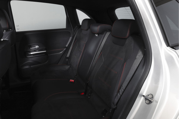 Mercedes-Benz B-Klasse 250 e AMG Line Hybride - Automaat | Dig. Cockpit | Cruise | Stoelverw. | PDC | Camera | NAV | ECC | Elek. Klep | Afn. Trekhaak | LM 18" |