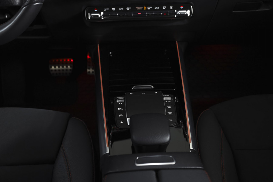 Mercedes-Benz B-Klasse 250 e AMG Line Hybride - Automaat | Dig. Cockpit | Cruise | Stoelverw. | PDC | Camera | NAV | ECC | Elek. Klep | Afn. Trekhaak | LM 18" |