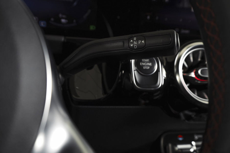 Mercedes-Benz B-Klasse 250 e AMG Line Hybride - Automaat | Dig. Cockpit | Cruise | Stoelverw. | PDC | Camera | NAV | ECC | Elek. Klep | Afn. Trekhaak | LM 18" |