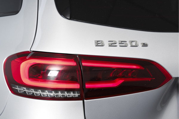 Mercedes-Benz B-Klasse 250 e AMG Line Hybride - Automaat | Dig. Cockpit | Cruise | Stoelverw. | PDC | Camera | NAV | ECC | Elek. Klep | Afn. Trekhaak | LM 18" |