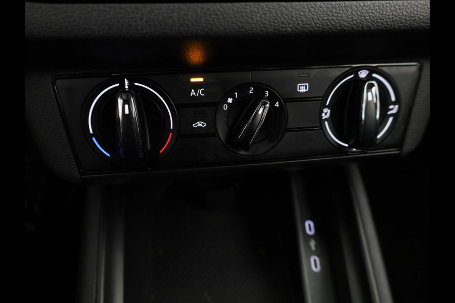 Škoda Kamiq 1.0 TSI Active 95 pk | Navigatie via App | Parkeersensoren achter | Cruise control | Airconditioning | LED koplampen  |