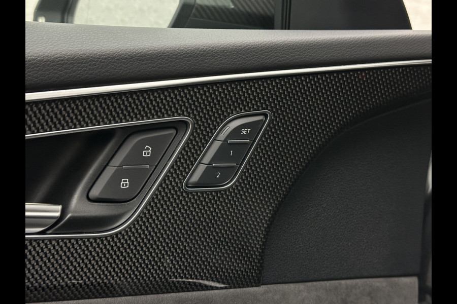 Audi Q8 SQ8 4.0 TFSI Quattro | RS-Stoelen | Panorama | Massage | Ventilatie | 23'' | B&O Sound | Trekhaak | Carbon | Luchtvering | Black-Optic | BTW-Auto | Memory | Leder | Matrix-LED | Carplay |