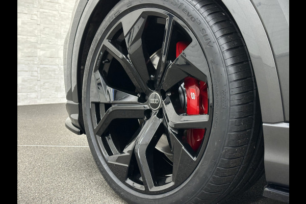 Audi Q8 SQ8 4.0 TFSI Quattro | RS-Stoelen | Panorama | Massage | Ventilatie | 23'' | B&O Sound | Trekhaak | Carbon | Luchtvering | Black-Optic | BTW-Auto | Memory | Leder | Matrix-LED | Carplay |