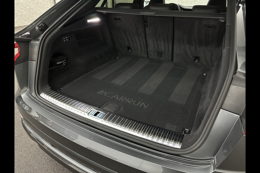 Audi Q8 SQ8 4.0 TFSI Quattro | RS-Stoelen | Panorama | Massage | Ventilatie | 23'' | B&O Sound | Trekhaak | Carbon | Luchtvering | Black-Optic | BTW-Auto | Memory | Leder | Matrix-LED | Carplay |