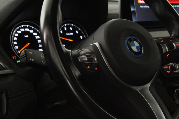 BMW X2 xDrive25e M Sport Kleur > M Frozen Grey metallic/Shadow-Line/Pano.schuifdak/Memory/Head-up-display