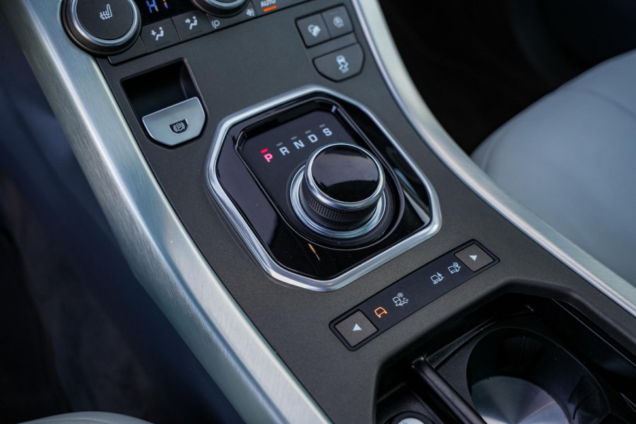 Land Rover Range Rover Evoque 2.0 Si4 HSE Dynamic Panodak Meridian Camera Navigatie Leer Stoelverw.
